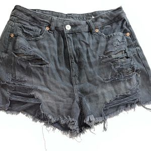 I’m selling these 2 shorts. Good quality and good condition.
